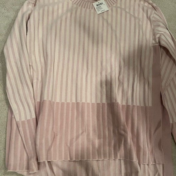 Club Monaco new sweater with tags size small - Picture 3 of 6